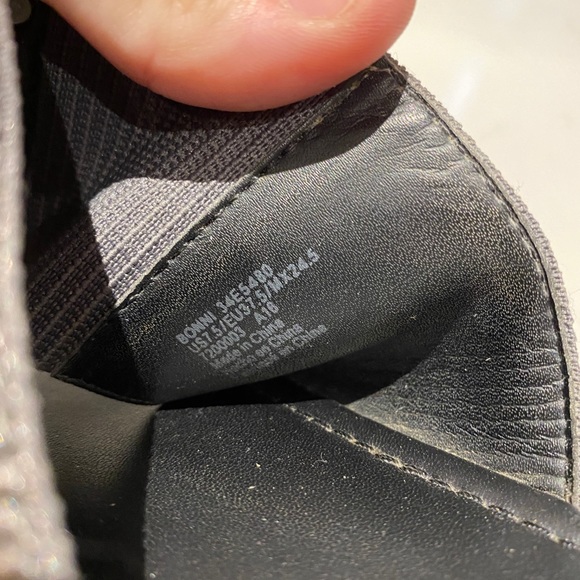 Calvin Klein Size 7.5 Slip On Sandals - Picture 6 of 6